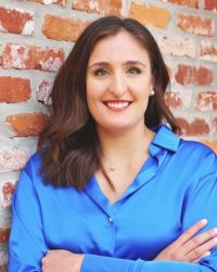 Victoria Fouquier Headshot